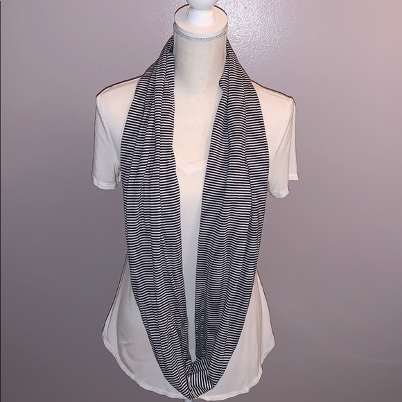 Reversible Infinity Scarf - Picture 2 of 4